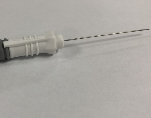 Νέα μίας χρήσης ομόκεντρη EMG βελόνα έκδοσης με την άσπρη πλαστική λαβή